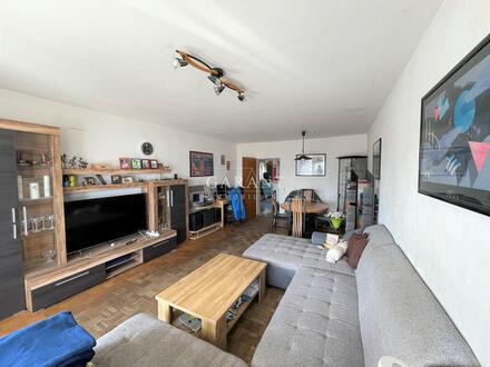 * * * Schicke 4 Zimmer-Wohnung mit Balkon * * *