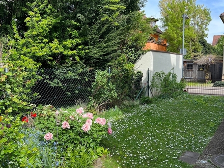 8-Zimmer-City-Doppelhaushälfte mit Garten