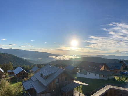 Charmantes Kärntner Alm-Chalet im alpinen Stil mit Sonnen-Terrasse und Traum-Aussicht