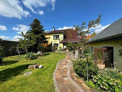 DEN SOMMER AUF DER EIGENEN TERRASSE GENIEßEN