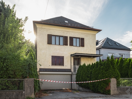 Baugrundstück mit Altbestand in ruhiger zentraler Stadtlage!