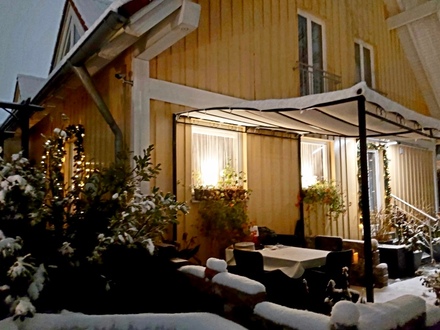 Extravagante DHH mit großem Garten, Garagen, Carport und Biotop im Gewerbegebiet Königsbrunn kaufen