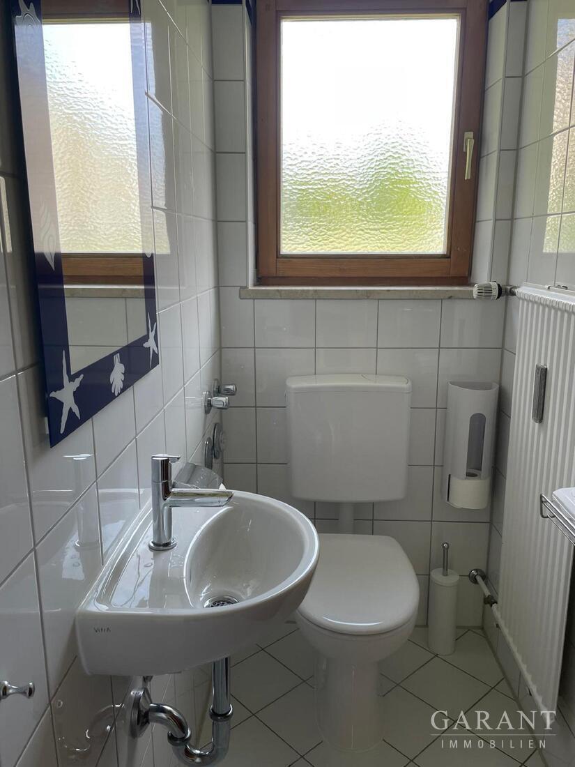Vielseitiges Dreifamilienhaus in begehrter Lage von Raubling - alle Wohneinheiten frei! – 83064 Raubling, 83064 Raubling – Vorschaubild 13