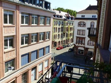 Top Lage - Mannheim Neckarstadt-Ost: 2-Zimmer-Wohnung mit zwei Balkonen in einem charmanten Jugendstilhaus (leerstehend)