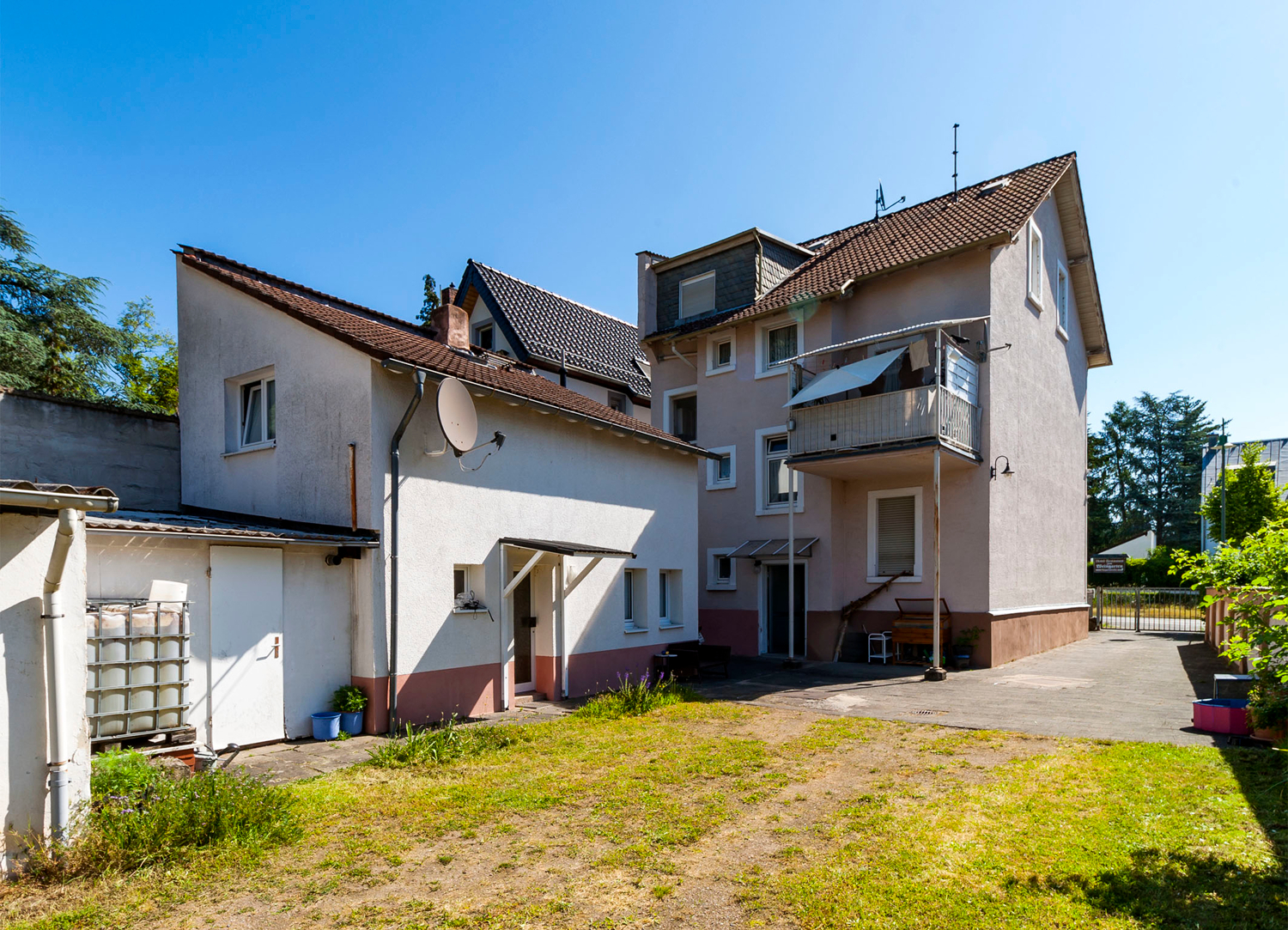 Stilvolles 3 FH-Wohnhaus mit Nebengebäude auf großem Grundstück Darmstadt – 64297 Darmstadt, 64297 Darmstadt – Vorschaubild 2