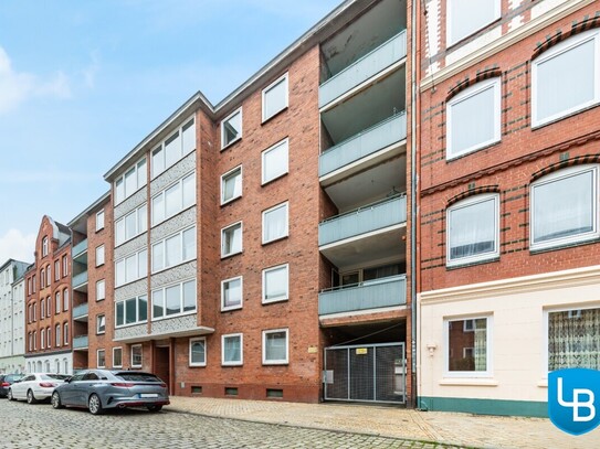 Modernisierte 2-Zimmer-Wohnung mit Garage in Kiel-Gaarden