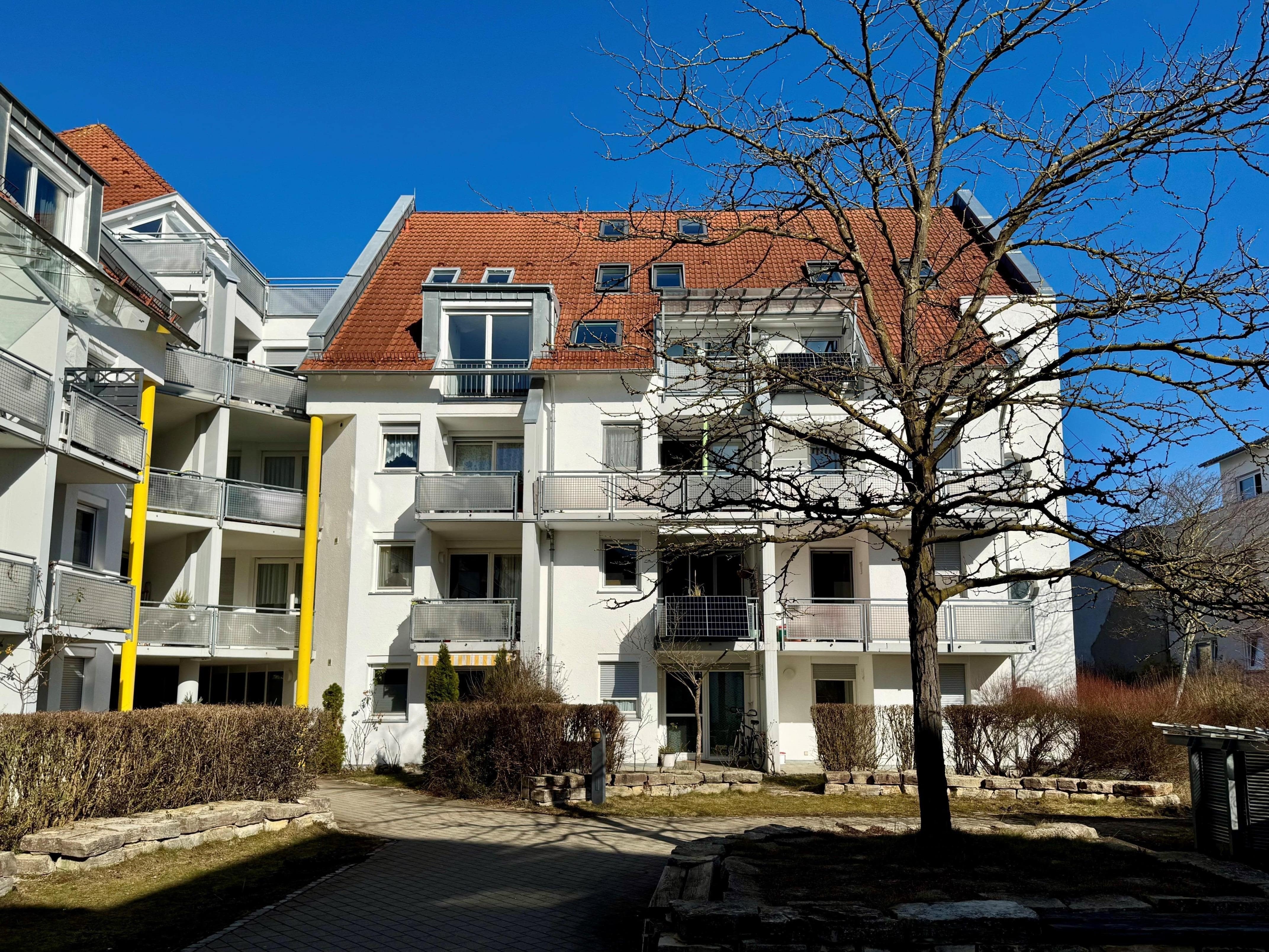 Immobilie in Langenau - Charmante Maisonette mit Potenzial - gestalten Sie Ihr neues Zuhause. inkl. 2 TG-Stellplätze! - Bild 0