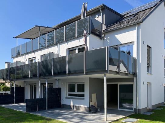 Moderne Neubauwohnung mit Gartenanteil und großer Terrasse