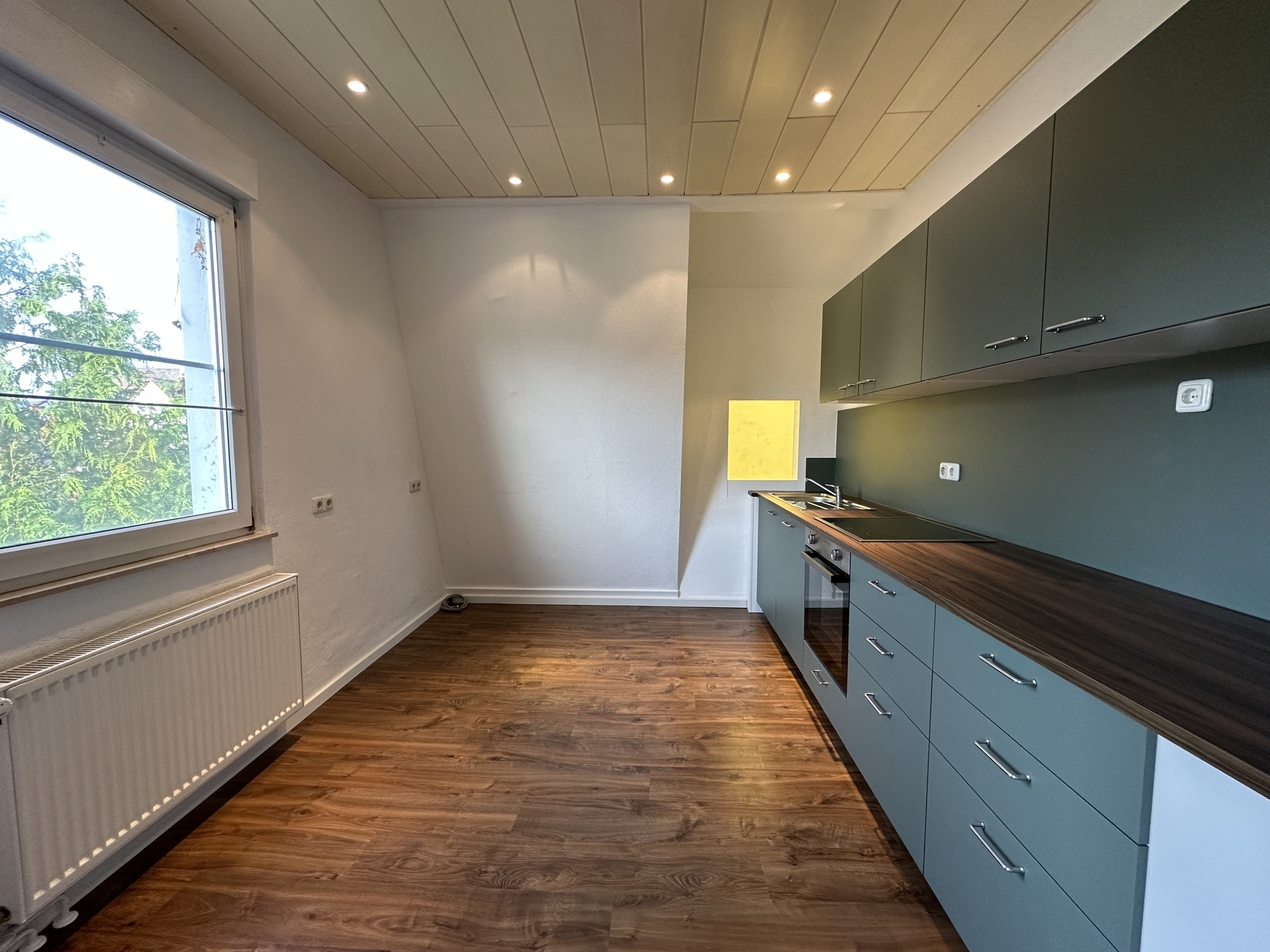                                                               Gem&uuml;tliche 2 -Zimmer mit Wanne und EBK *Ihr neues Zuhause*                                                       in Bischofsheim (Groß-Gerau)