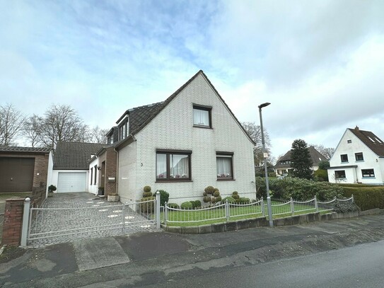 PURNHAGEN-IMMOBILIEN - Schönebeck - freist. 1-2-Fam.-Haus mit Garage u. kl. Grundstück in guter Lage