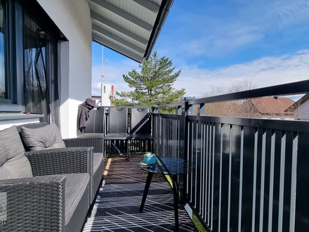Moderne 130 m² Balkon-Wohnung in sonniger Zentrumslage von OBERTRUM am See (Garten/Garage optional)
