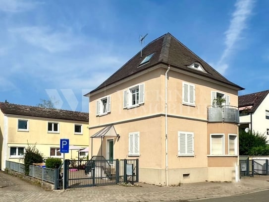 Charmante 4-Zimmer-Dachgeschosswohnung mit Dachterrasse in Weisenheim am Sand