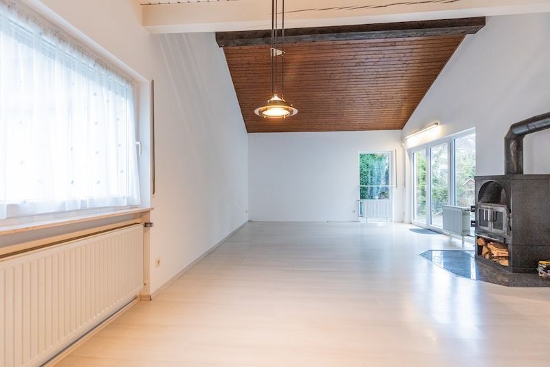 Jung & Kern Immobilien - Freistehendes Einfamilienhaus in ruhiger Sackgassenlage – 55270 Jugenheim in Rheinhessen, 55270 Jugenheim in Rheinhessen – Vorschaubild 2