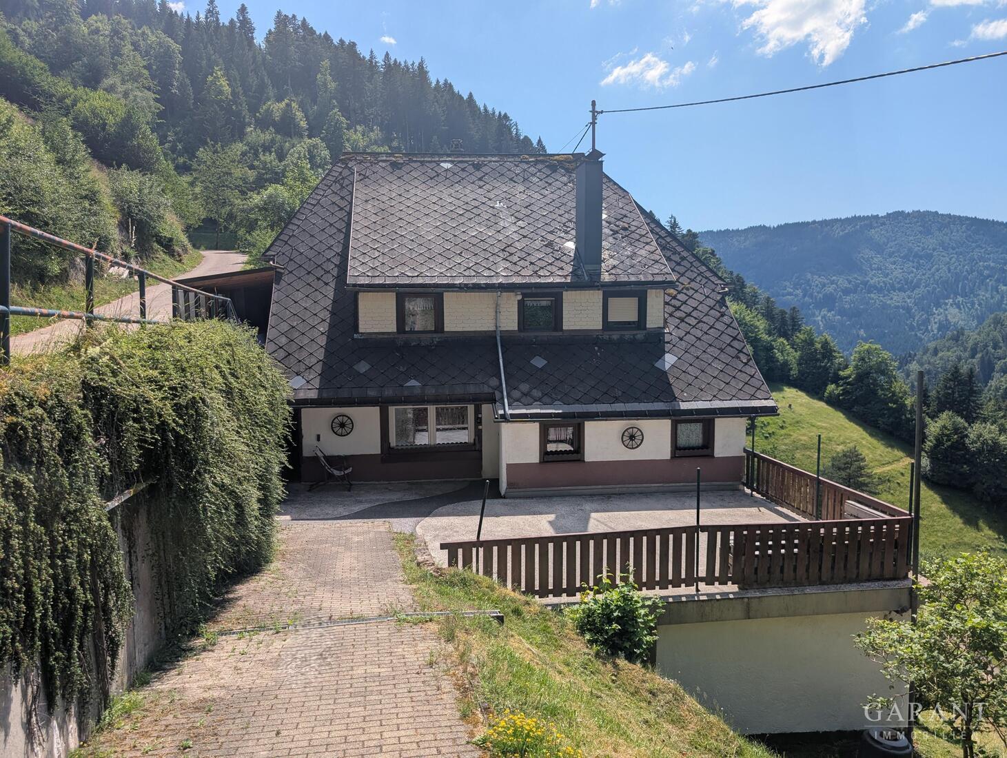 Weit draußen in Alleinlage! Schönes Einfamilienhaus in der Ursprünglichkeit der Natur von Gütenbach. – 78148 Gütenbach, 78148 Gütenbach – Vorschaubild 2