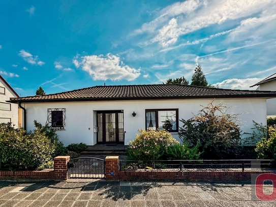 Ihre Chance auf ein einzigartiges Zuhause - Freistehender Winkelbungalow mit sonnigem Garten