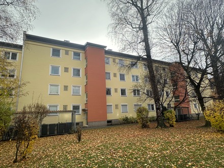 Zur Kapitalanlage! Charmante Stadtwohnung mit Balkon zum grünen, ruhigen Innenhof