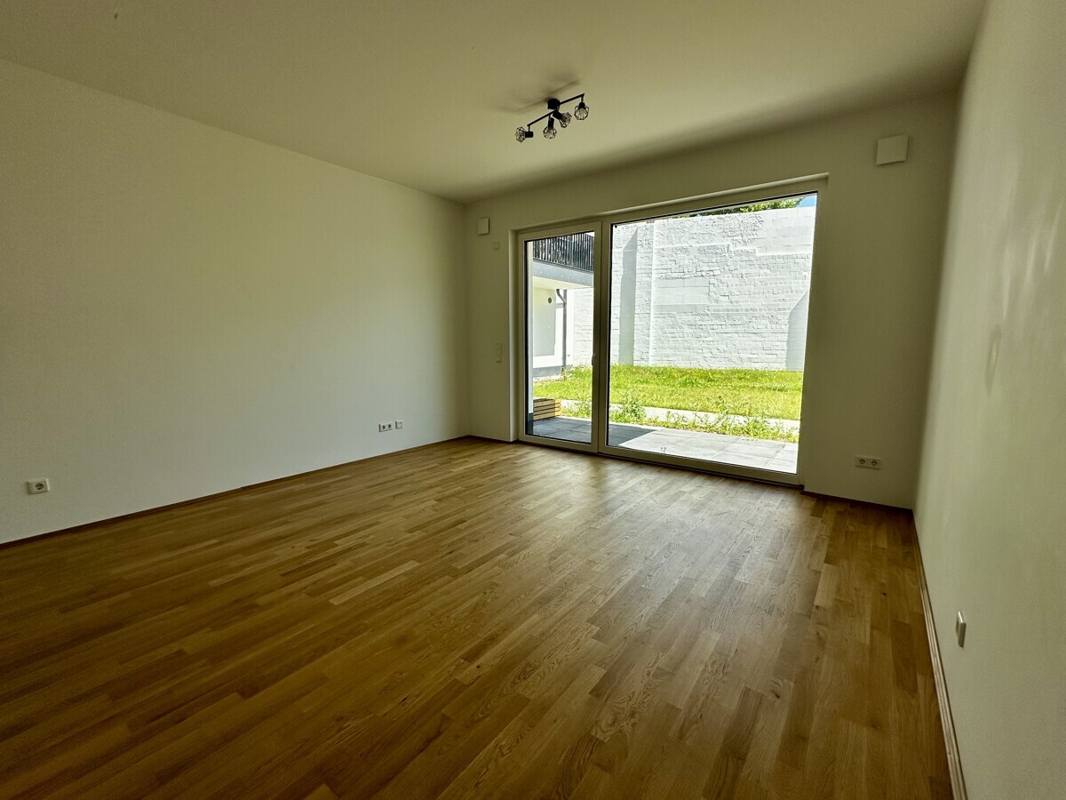 Hastedt: Moderne 3 Zi. EG-Whg. mit EBK, 2 Terrassen, 2 Abstellräume, PKW Stellplatz-barrierefrei - Foto 1