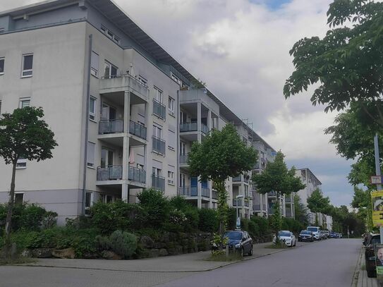 Schöne und gepflegte 2-Zimmer-Wohnung mit Balkon in Mannheim in ruhiger Lage