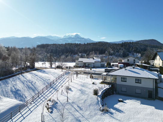 Neuwertiger Bungalow in traumhafter Aussichtslage