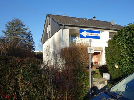 Familienfreundliche Doppelhaushälfte mit ca. 140 m² Wfl., Garten, Südterrasse sowie Garage in ruhiger Wohnlage von Bad…