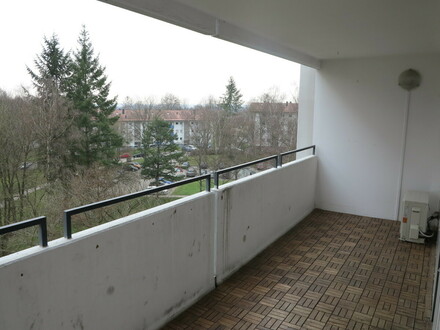 Gepflegte 4-Zimmer-Wohnung mit Balkon und Aufzug in ruhiger Lage von Sindelfingen