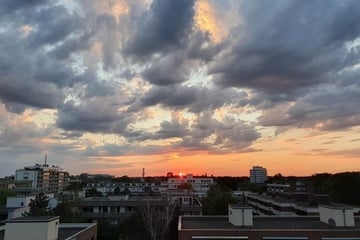 Kernsanierte Wohnung mit weitem Blick über die Dächer von Düsseldorf