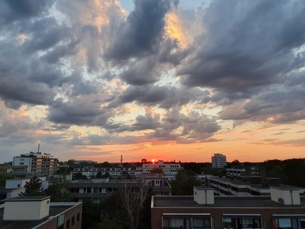 Kernsanierte Wohnung mit weitem Blick über die Dächer von Düsseldorf