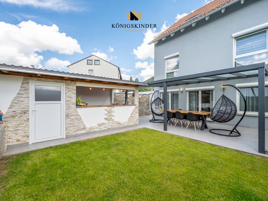 Modernes Reihenendhaus mit toller Outdoorküche und Garage in Eningen unter Achalm