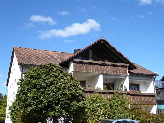 Zentrumsnahe 4-Zimmer-Dachgeschosswohnung mit Balkon in ruhiger Lage – greifen Sie jetzt zu