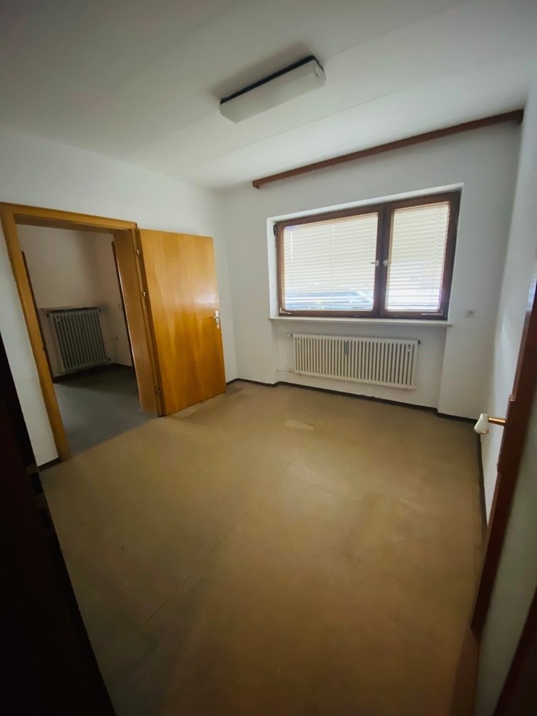 Wohn-und Geschäftshaus mit Entwicklungspotential in zentraler Lage von Großkarolinenfeld! – 83109 Großkarolinenfeld, 83109 Großkarolinenfeld – Vorschaubild 6