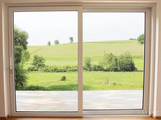 Großer, moderner Reihenendhaus-Neubau mit toller, unverbaubarer Aussicht - Ideal für Familien!