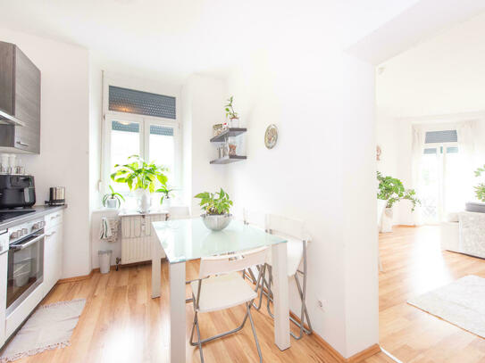 Sehr helle und moderne 2-Zimmer Wohnung mit Balkon - ab 01.09.2024 verfügbar!