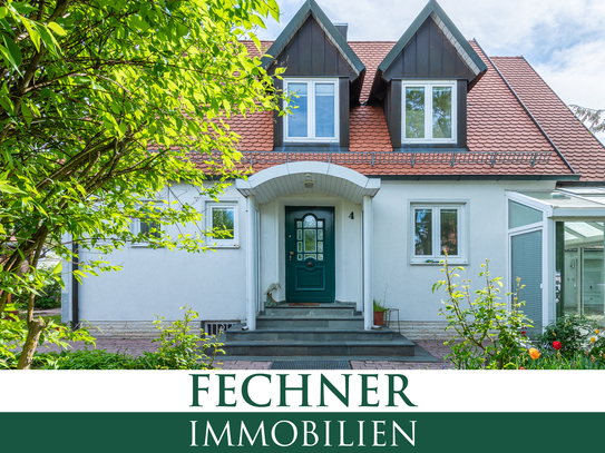 Einfamilienhaus mit Balkon, Wintergarten und zwei Garagen in Stammham! Neue Heizung & neue EBK!