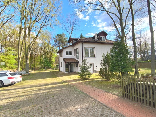 Teilsaniertes Mehrfamilienhaus für Gewerbe mit Wohnen und Blick zum Oder-Havel-Kanal in ruhiger Lage