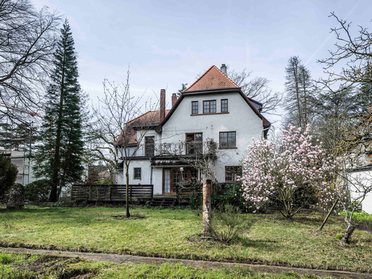 Villa im Dornröschenschlaf in bester Lage von Eberstadt