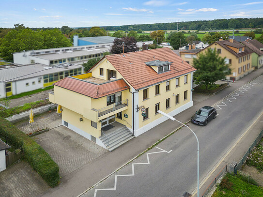 Vielfältiges, imposantes Wohnhaus mit Gastronomie in Ravensburg-Weißenau