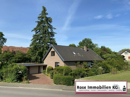 Rose Immobilien KG: Attraktives Wohnhaus mit großzügiger Wohnfläche in ruhiger Lage von Petershagen!