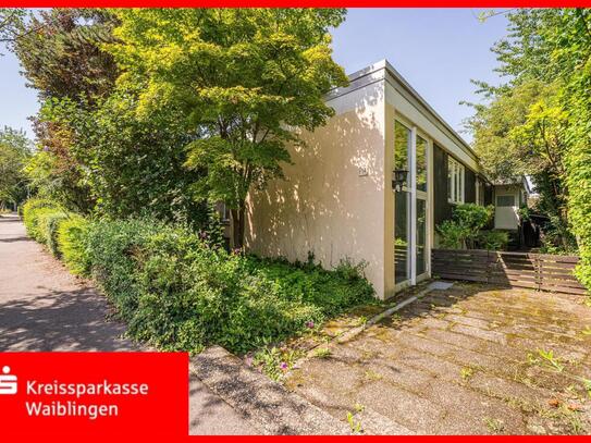 Waiblingen: Exklusiver Architektenbungalow mit grünem Paradies in traumhafter Lage!