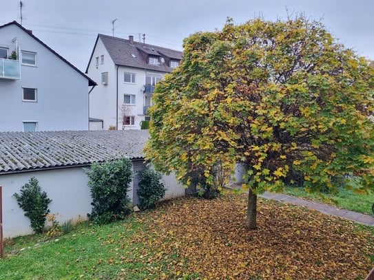 "Erstbezug nach Renovierung: Helle 2-Zi.-OG-ETW mit EBK und Südwest-Balkon in Ludwigsburg-Oßweil"