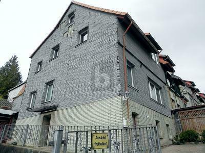 GROßES EINFAMILIENHAUS MIT POTENTIAL