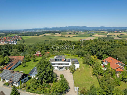 Winzer's Juwel! Luxuriöses Einfamilienhaus mit Pool & atemberaubendem Bergpanorama.