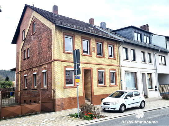 BERK Immobilien - großzügiges Haus mit Potenzial, zentral in Hösbach mit optionaler sep. Gewerbeeinheit