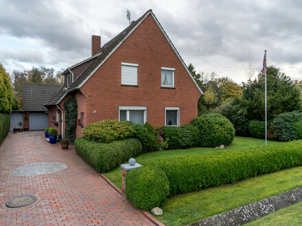 Schönes Ein-/Zweifamilienhaus mit großem Grundstück in Wiefelstede/Borbeck