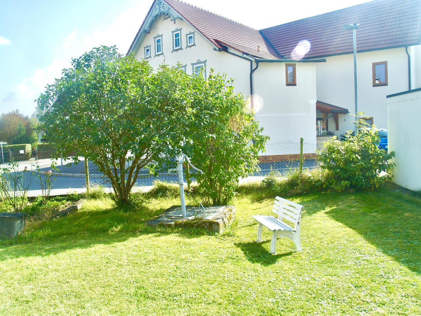 Vielseitiges und großzügiges Wohn- und Geschäftshaus mit Nebengebäuden! – 98673 Eisfeld, 98673 Eisfeld – Vorschaubild 2