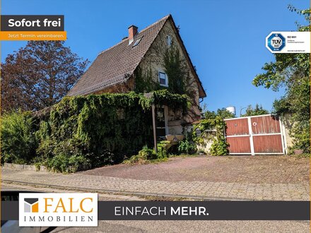 Charme trifft Potential: Erwecken Sie ein älteres Haus zum Leben und genießen Sie die Traumlage!