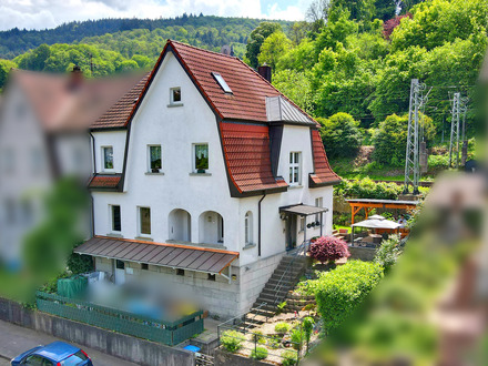 Viel Platz auf drei Etagen mit Neckarblick und Garten - modernisiertes 1-2 Familienhaus