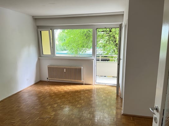 Sbg. Stadt- Riedenburg, Garconniere in Ruhelage mit großem Balkon und Blick ins Grüne