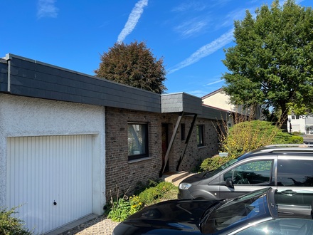 Atrium-Bungalow mit gewerbl. Einliegerwohnung