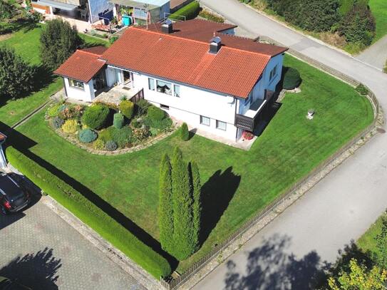 Exklusives Einfamilienhaus mit großem Garten in sonniger Lage nahe Memmingen