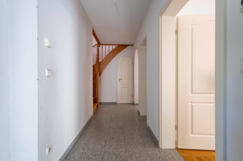 Attraktives Mehrfamilienhaus in begehrter Lage von Stephanskirchen – 83071 Stephanskirchen, 83071 Stephanskirchen – Vorschaubild 18